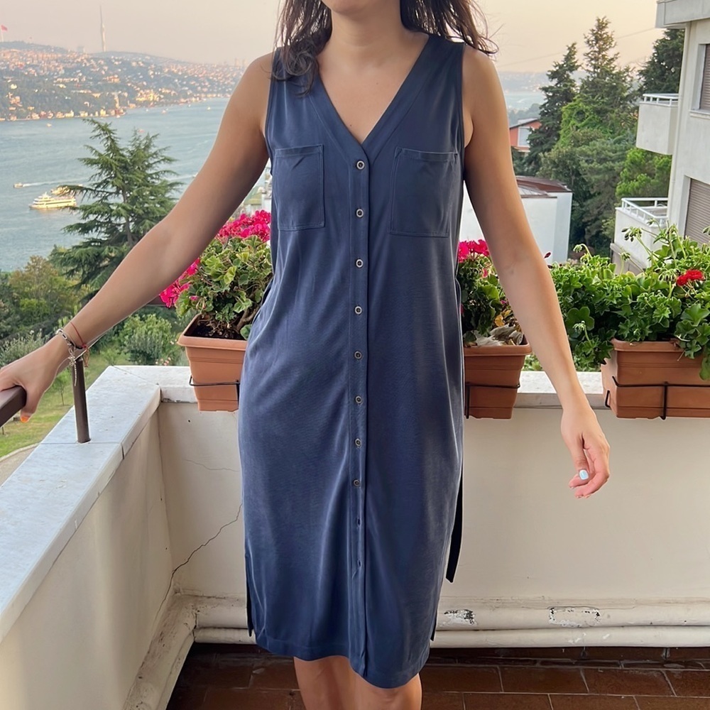 Tahari midnight blue midi button down sleeveless shirtdress - Picture 3 of 11